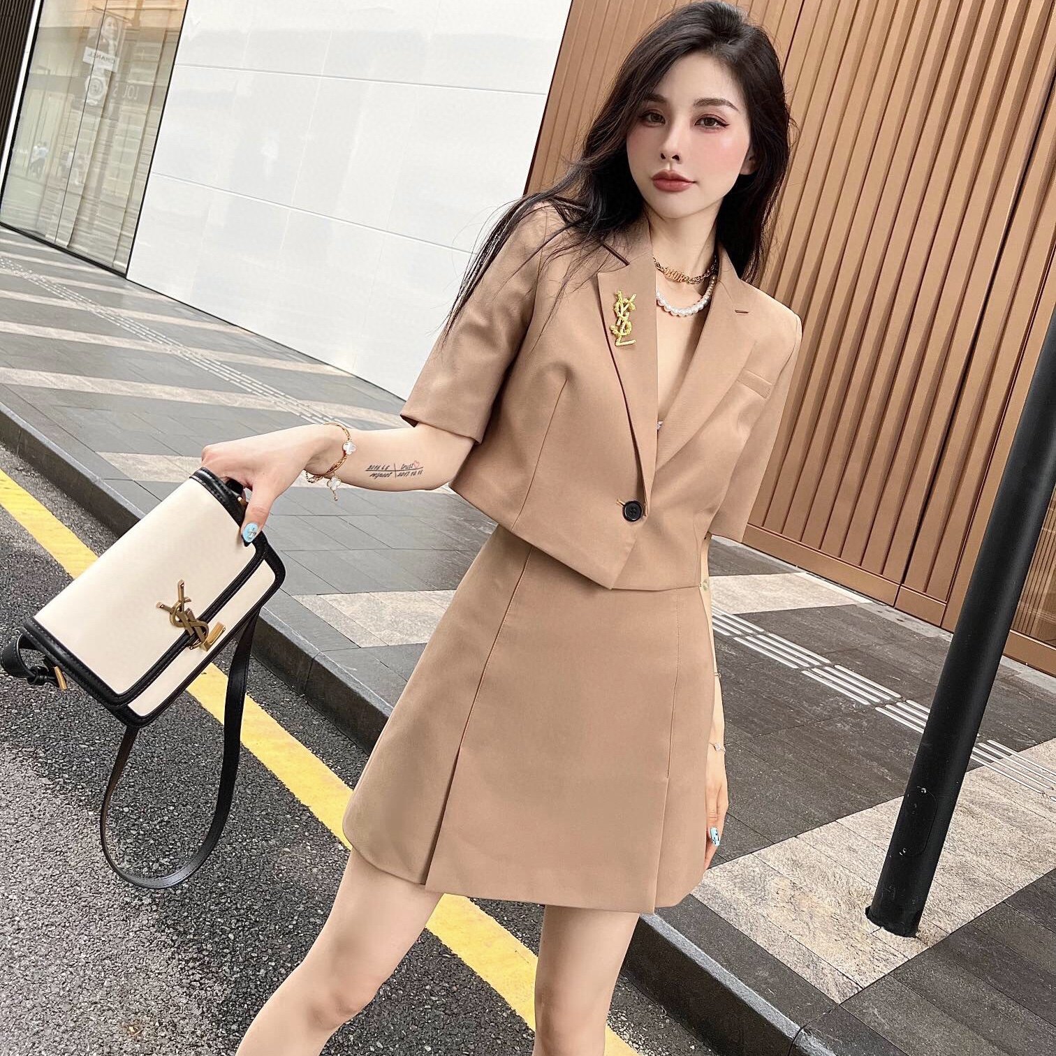 2022夏季新款显瘦短款西装套装裙子高腰洋气时尚a字半身裙两件套