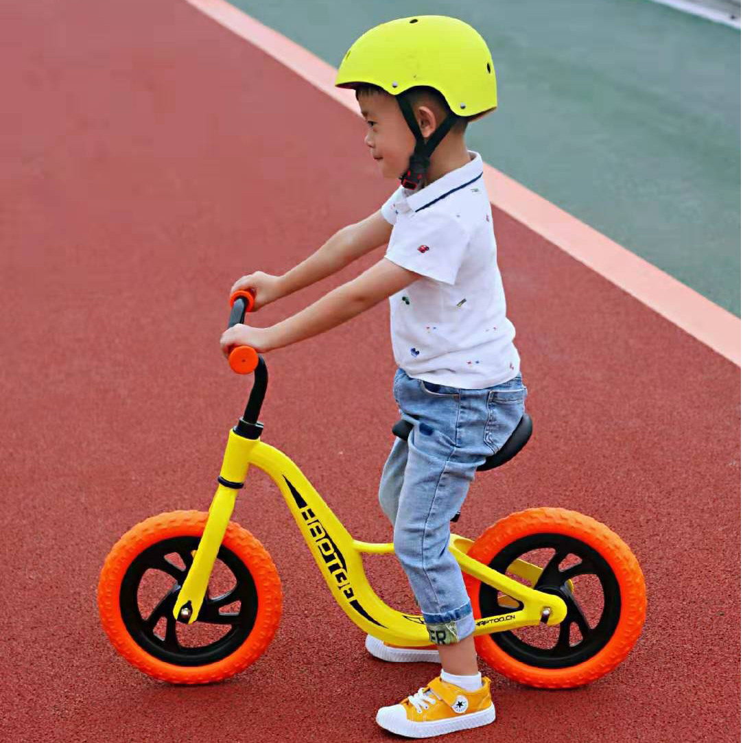 德国2-5岁宝宝儿童滑行车自行车 无脚踏两轮平衡车 玩具高低可调