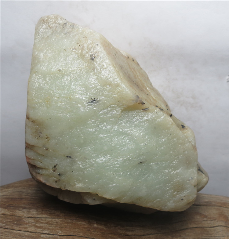 和田玉且末山料原石