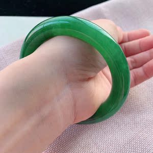 缅甸a货天然翡翠阳绿手镯高冰老坑满绿圆条手镯手镯56