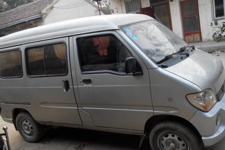 【第一次拍卖】关于拍卖五菱牌lzw6376nf小型普通客车一辆