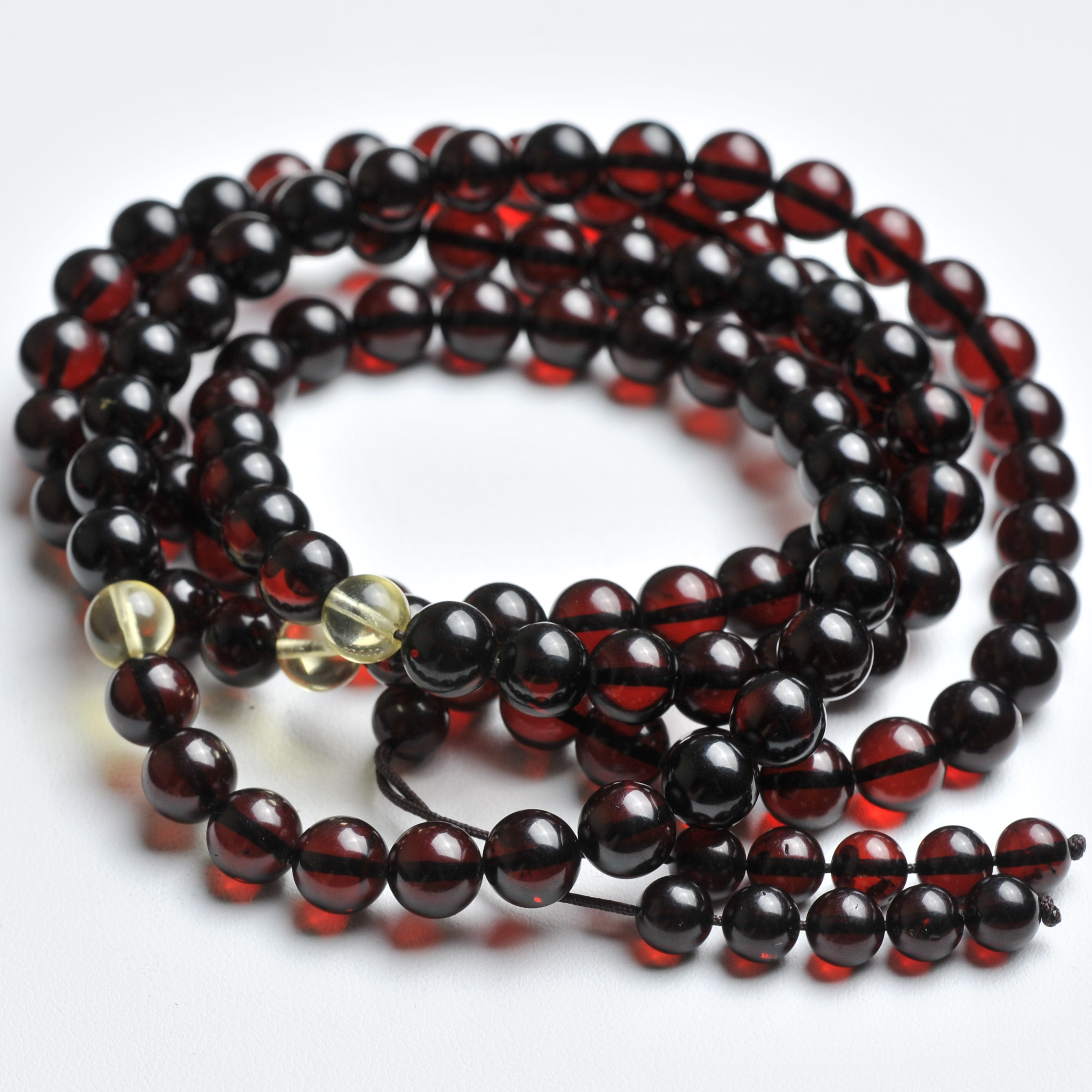 89g 7.5mm 精美血珀佛珠 3465