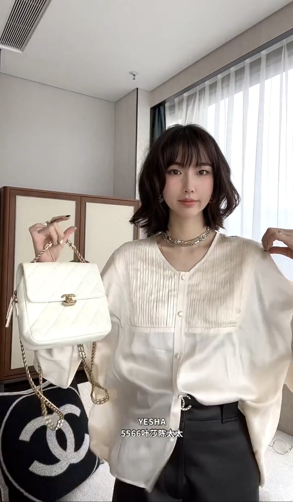 5566叶莎欧洲站2022春夏新款陈太太真丝防晒外套宫廷风灯笼袖衬衫