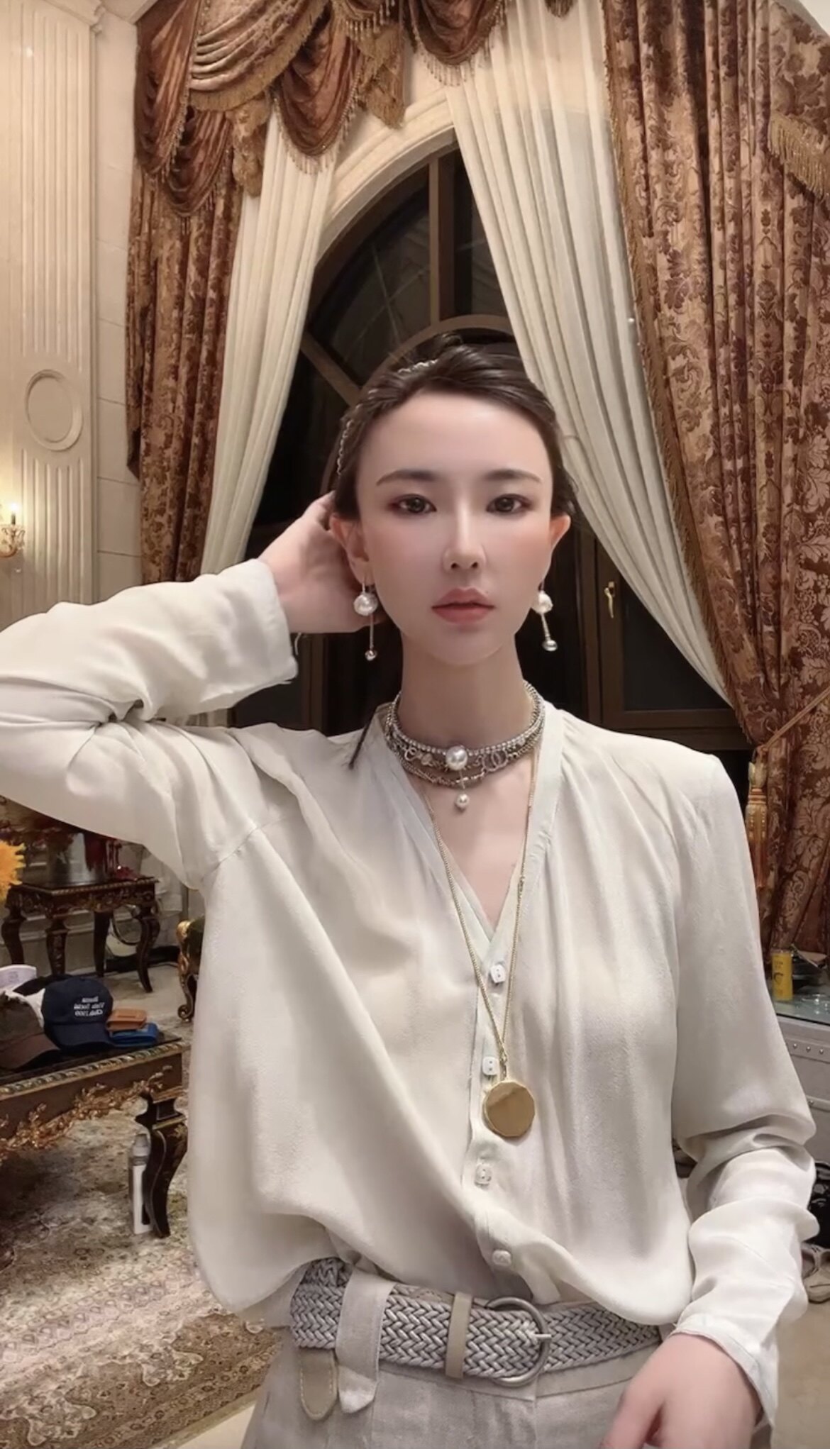 5566叶莎欧洲站2022夏新款陈太太防晒v领开衫真丝双绉长袖衬衫女