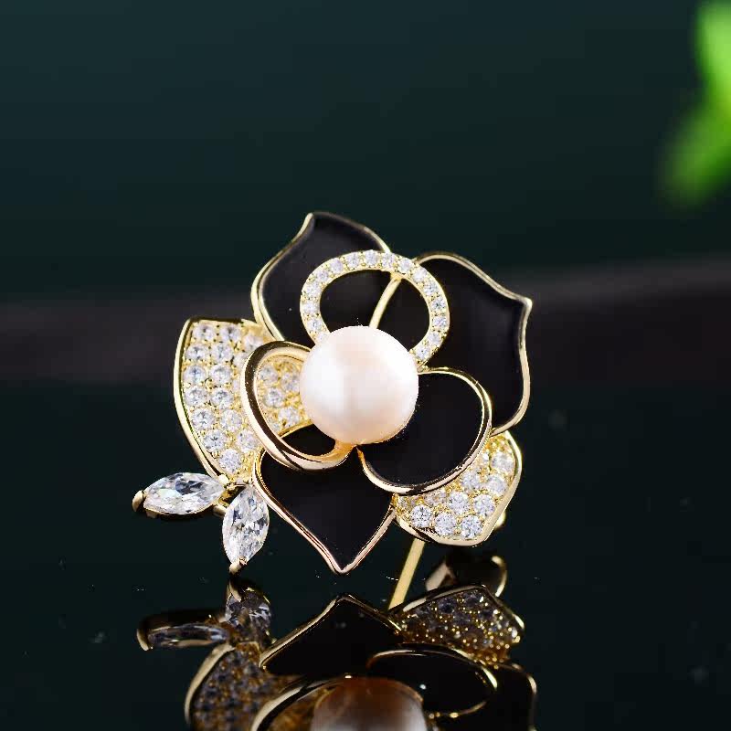 饰品新胸针更新时间:2022年03月26日韩版小香风山茶花新款胸针优雅