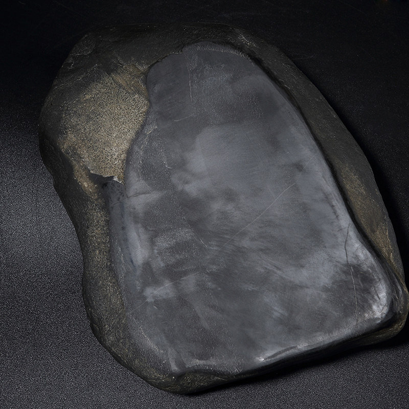 《石君》吴国水歙砚作品 歙砚黑龙尾 my141109