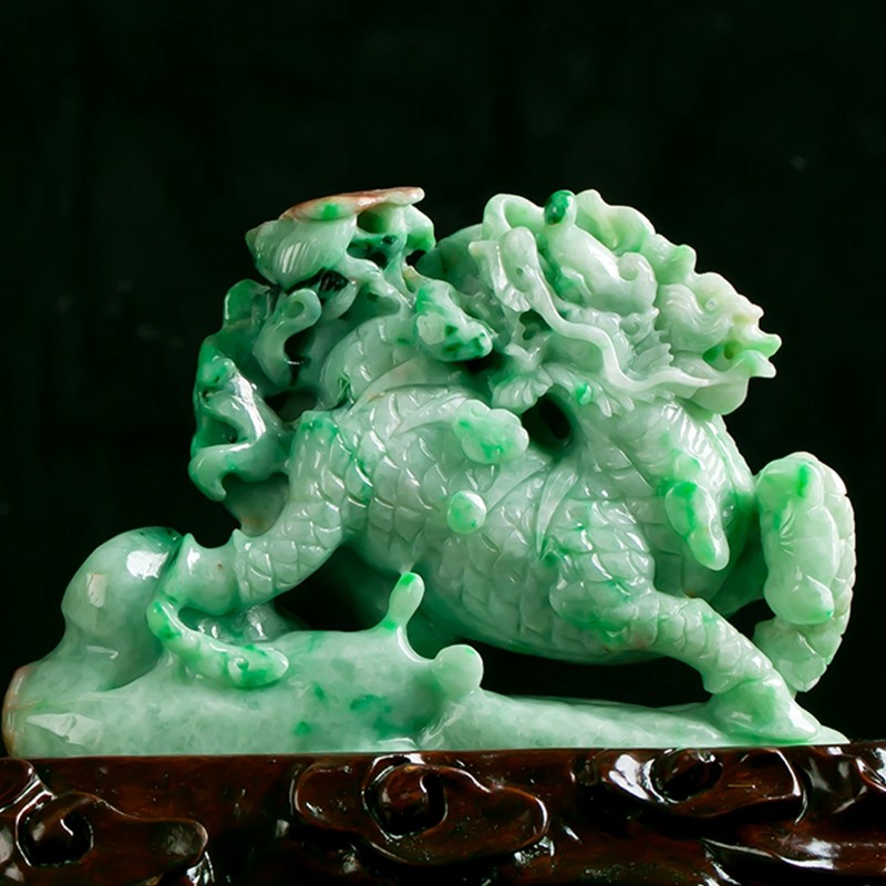 天然翡翠飘阳绿麒麟一对摆件:2.26千克