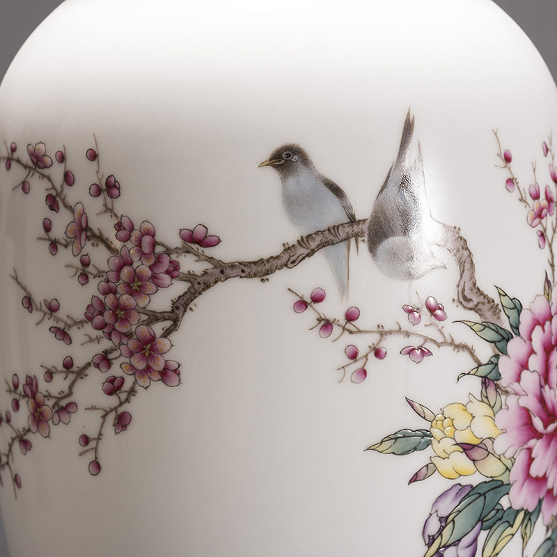 艺术瓷厂老艺人 吴松荣作品 粉彩花鸟瓷瓶