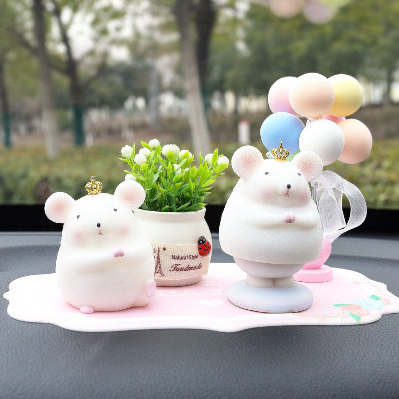 小车内饰摆件摇头可爱小老鼠放车上的吉祥物汽车前台摆件车子饰品