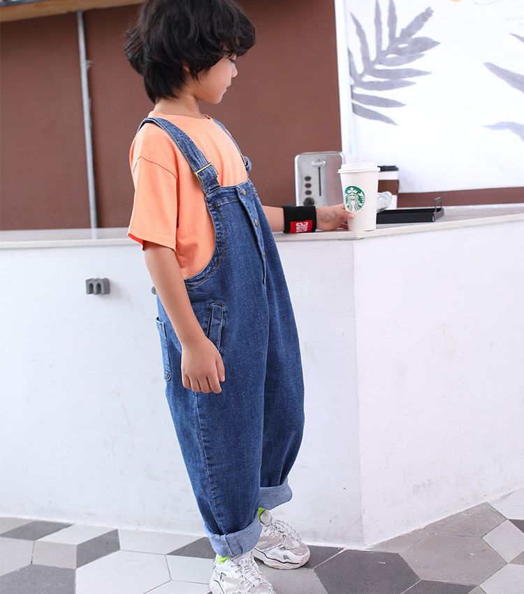 思考题童装男童牛仔背带裤2022年新款帅气时髦洋气时尚儿童休闲裤