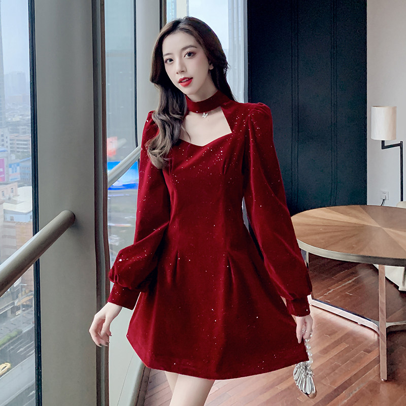 过年战袍小个子2022本命年女装虎年新年小众亮片红色丝绒连衣裙