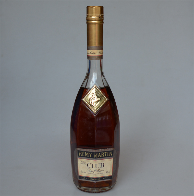 角马洋酒_老洋酒收藏 2008年法国人头马club 角马干邑白兰地700ml无盒