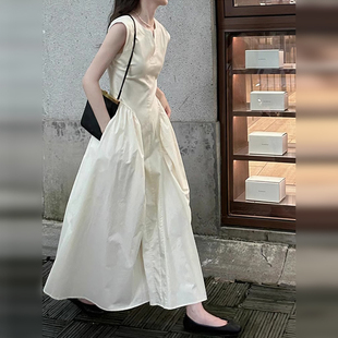 茶歇法式白色连衣裙女夏季2024新款小个子无袖收腰长裙小众设计