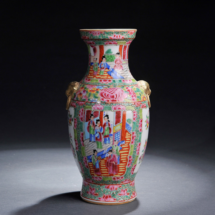 广彩人物描金双耳瓶 艺术瓷厂 - 拍卖