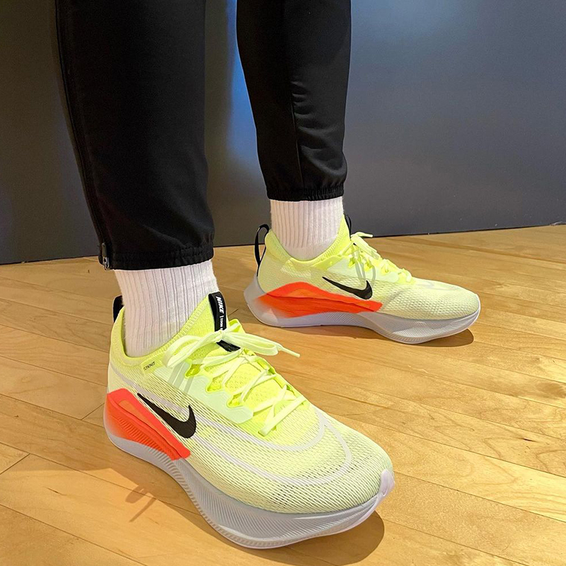 nike zoom fly 4 耐克缓震碳板马拉松男女跑步鞋 ct2392-001-100