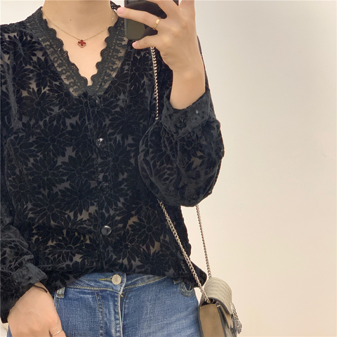 新款蕾丝打底衫女丝绒性感显瘦内搭2020春款V领网纱衬衫上衣开衫