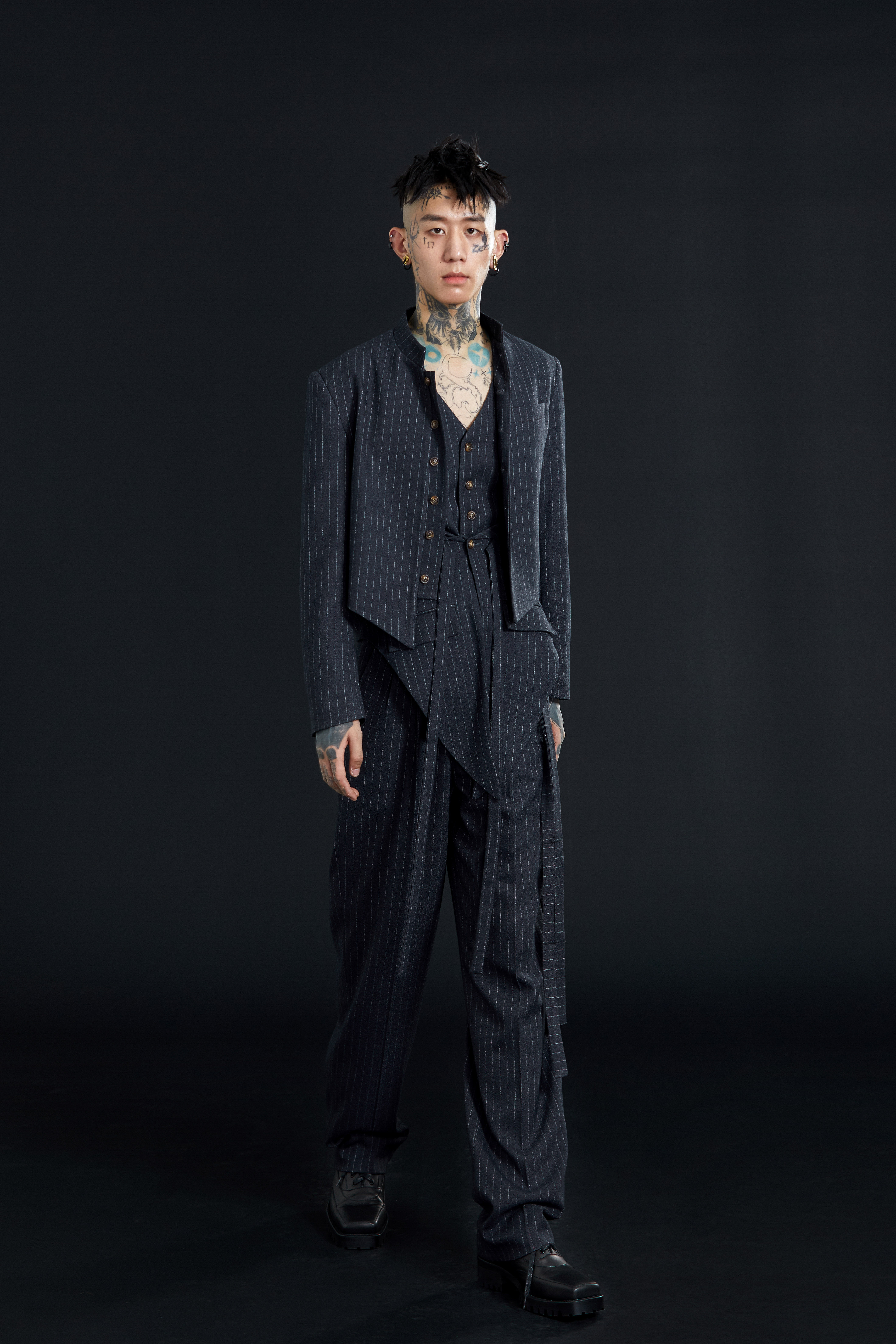 立领西服男 中式_vapourblue 深灰色条纹中式立领高腰oversize中性