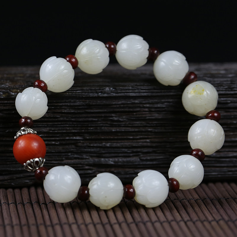 玉雕名家范浩刚和田玉作品《莲花手串》29.86克