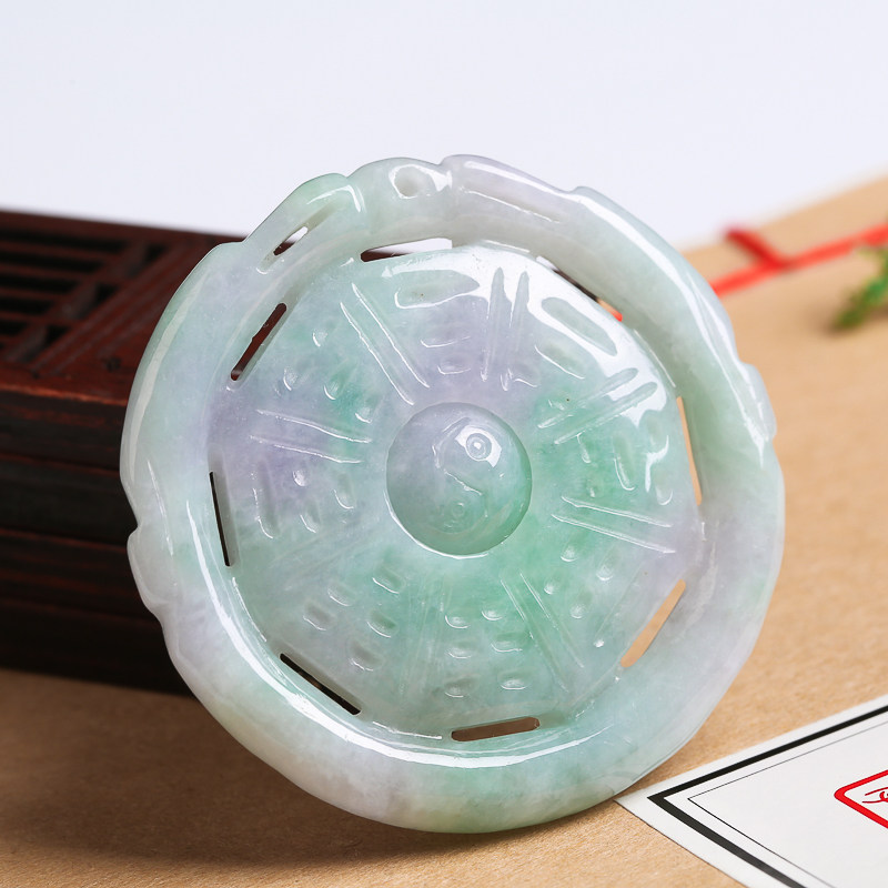 天然a货翡翠春带彩八卦吊坠42.45克
