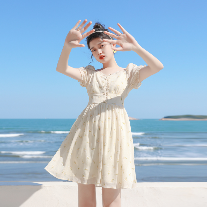 2024夏季新款女裙子法式初恋裙小个子可甜可盐修身显瘦气质连衣裙