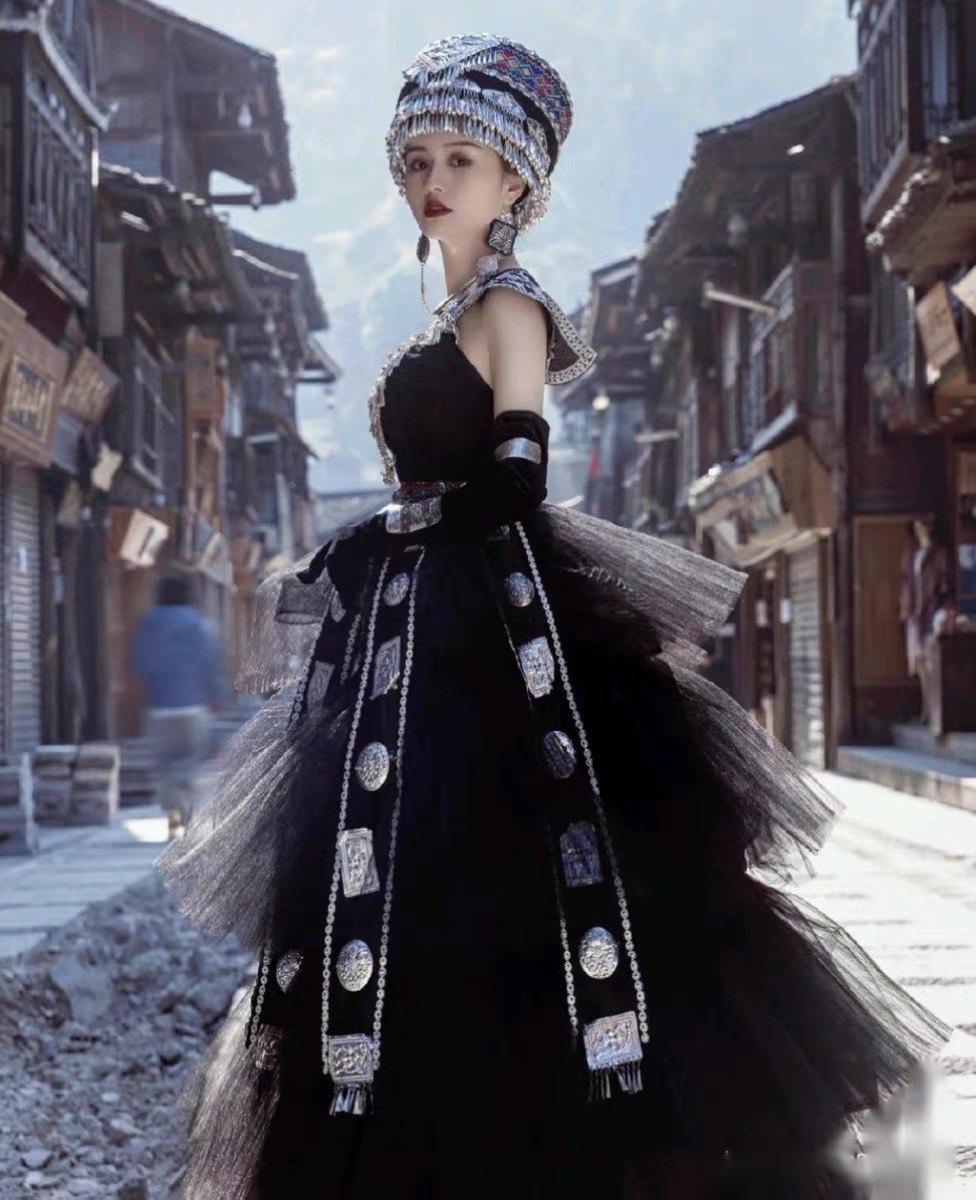 苗族服装女主题婚纱新款黑色抹胸漏背森系情侣摄影旅拍民族风搭配