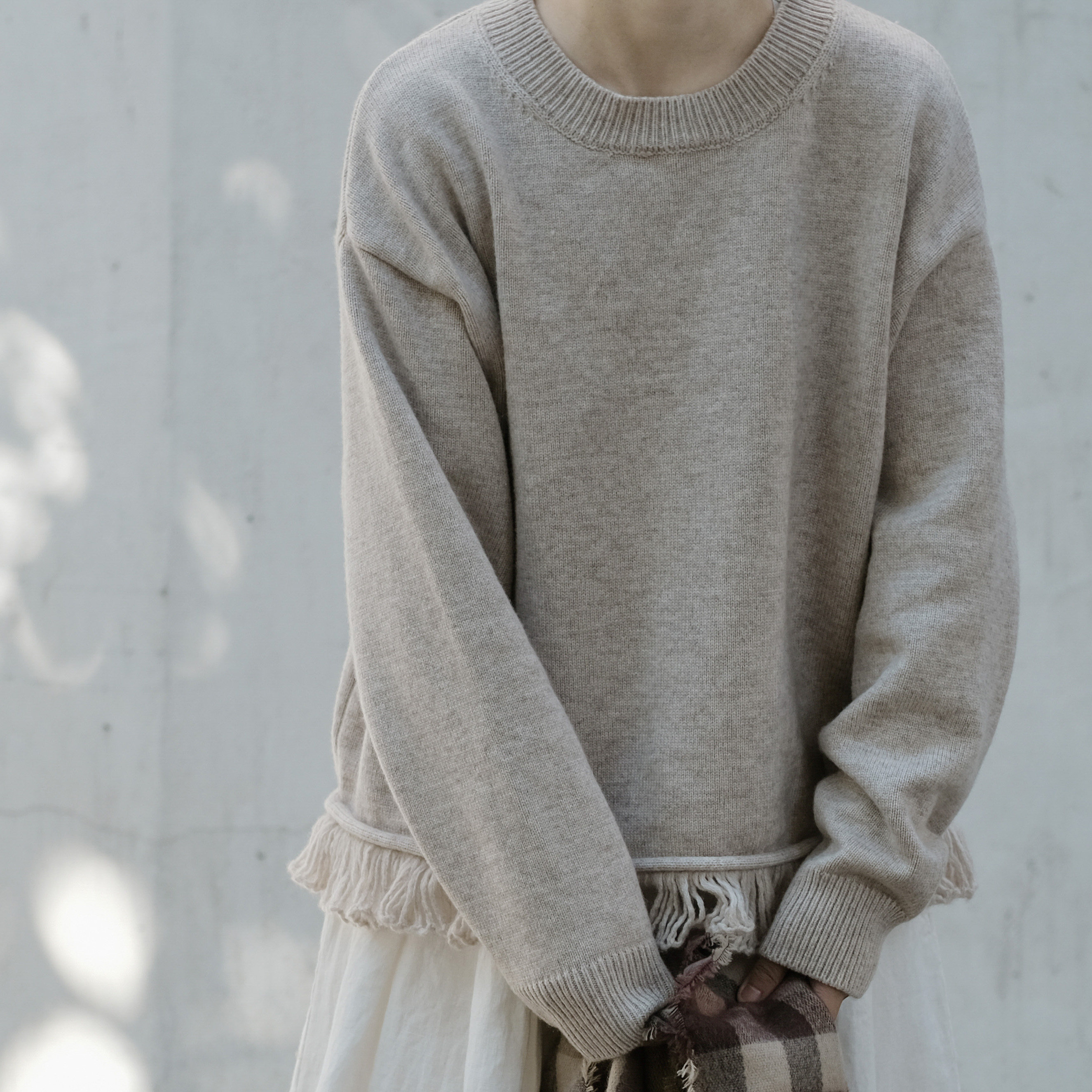 复述羊毛下摆流苏针织衫毛衣 秋冬新品圆领落肩廓形保暖上衣