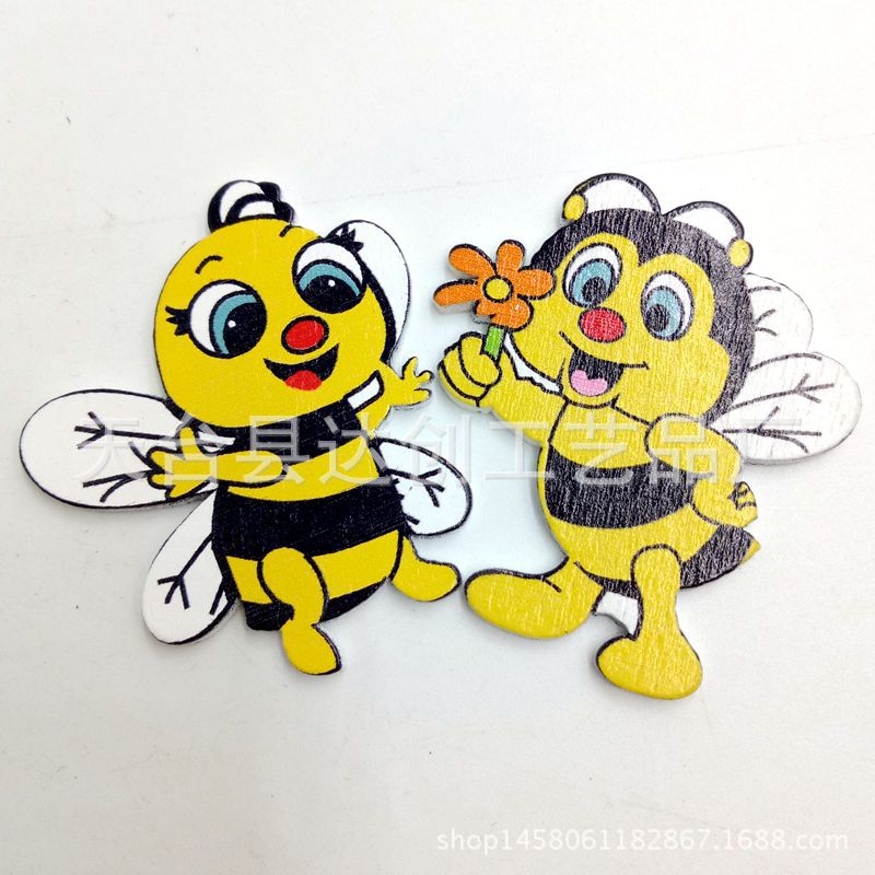 新品卡通装饰蜜蜂动物纽扣 服装辅料韩版风格彩绘木纽扣20个一包