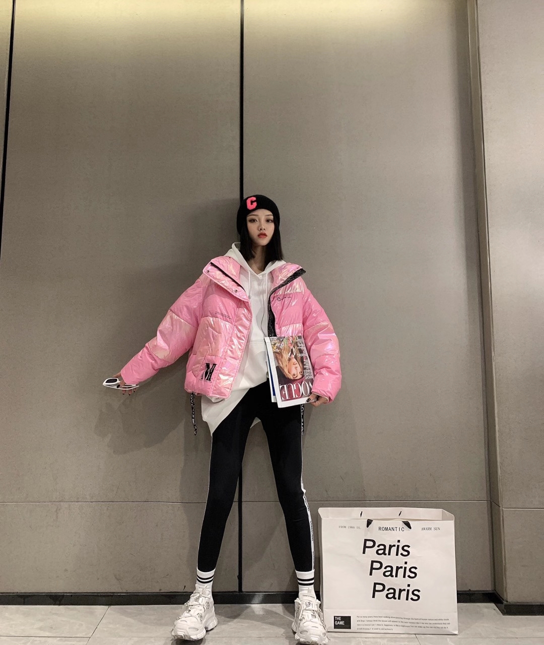 gg潮牌冬季粉色亮面羽绒服2021年新款女短款小个子白鸭绒小众外套