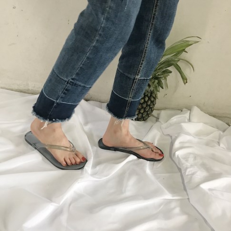 夏季人字拖女士果冻透明沙滩鞋防滑水晶韩版浴室拖鞋休闲简约凉拖在类目 女鞋, 拖鞋中 - 来自Buy2taobao.com提供专业的淘宝代购服务