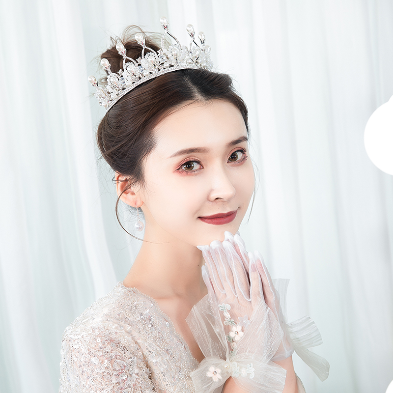 主婚纱头饰新娘皇冠头纱2021年新款韩式简约简单大气结婚王冠配饰