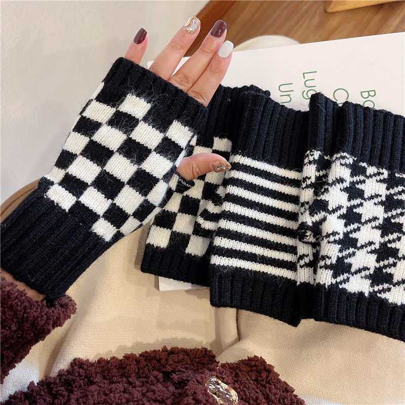 黑白色棋盘格子半指秋冬少女毛线千鸟格厚手套保暖露指针织学生