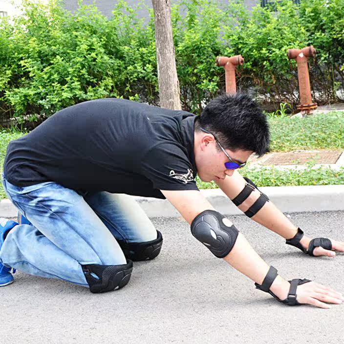 热销成年护手_成年轮滑护具6件套护掌护膝护肘套装成人男女溜冰滑旱冰
