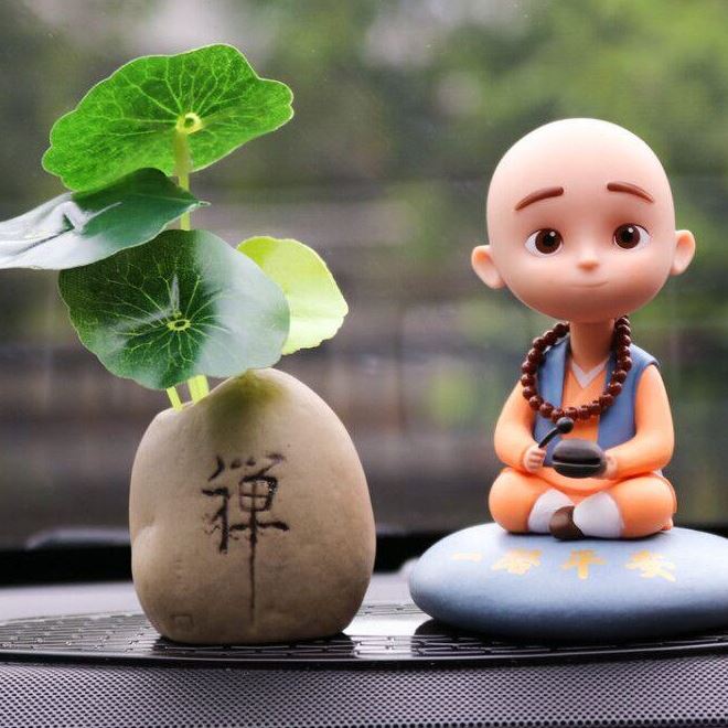网红一禅小和尚汽车摆件摇头车载中控台创意可爱车内装饰2021新款