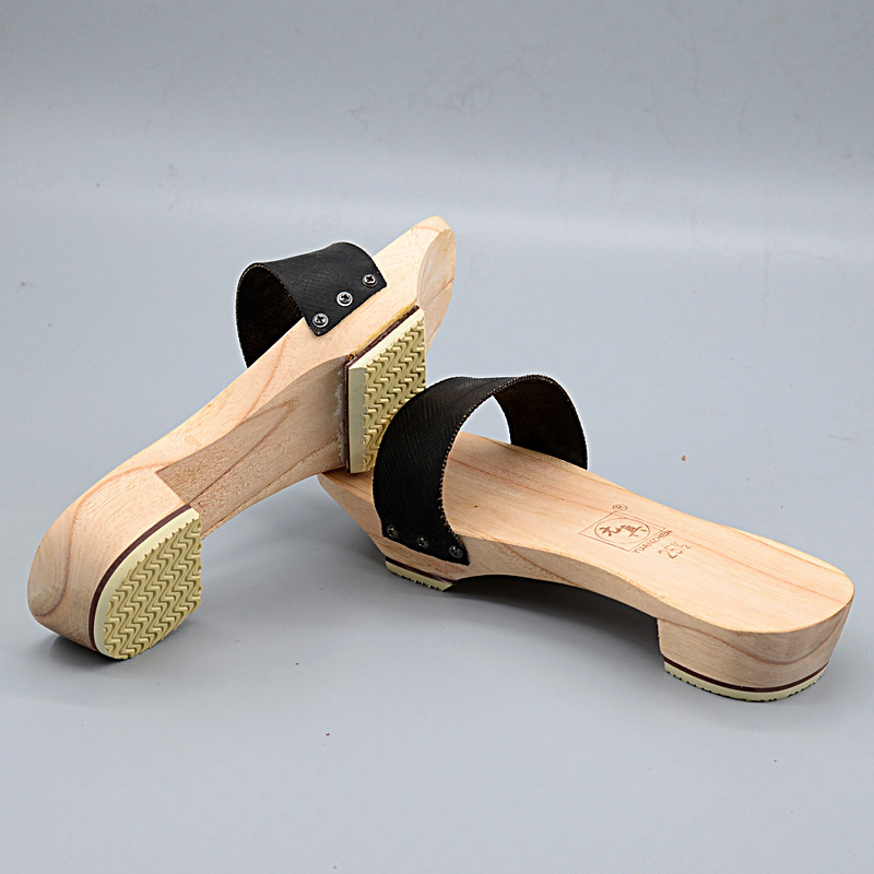 广西乡村木屐怀旧复古中国风木鞋传统工艺木头拖鞋民族舞蹈木板鞋