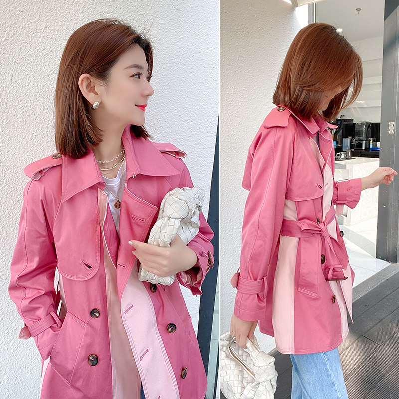 粉红色外套女