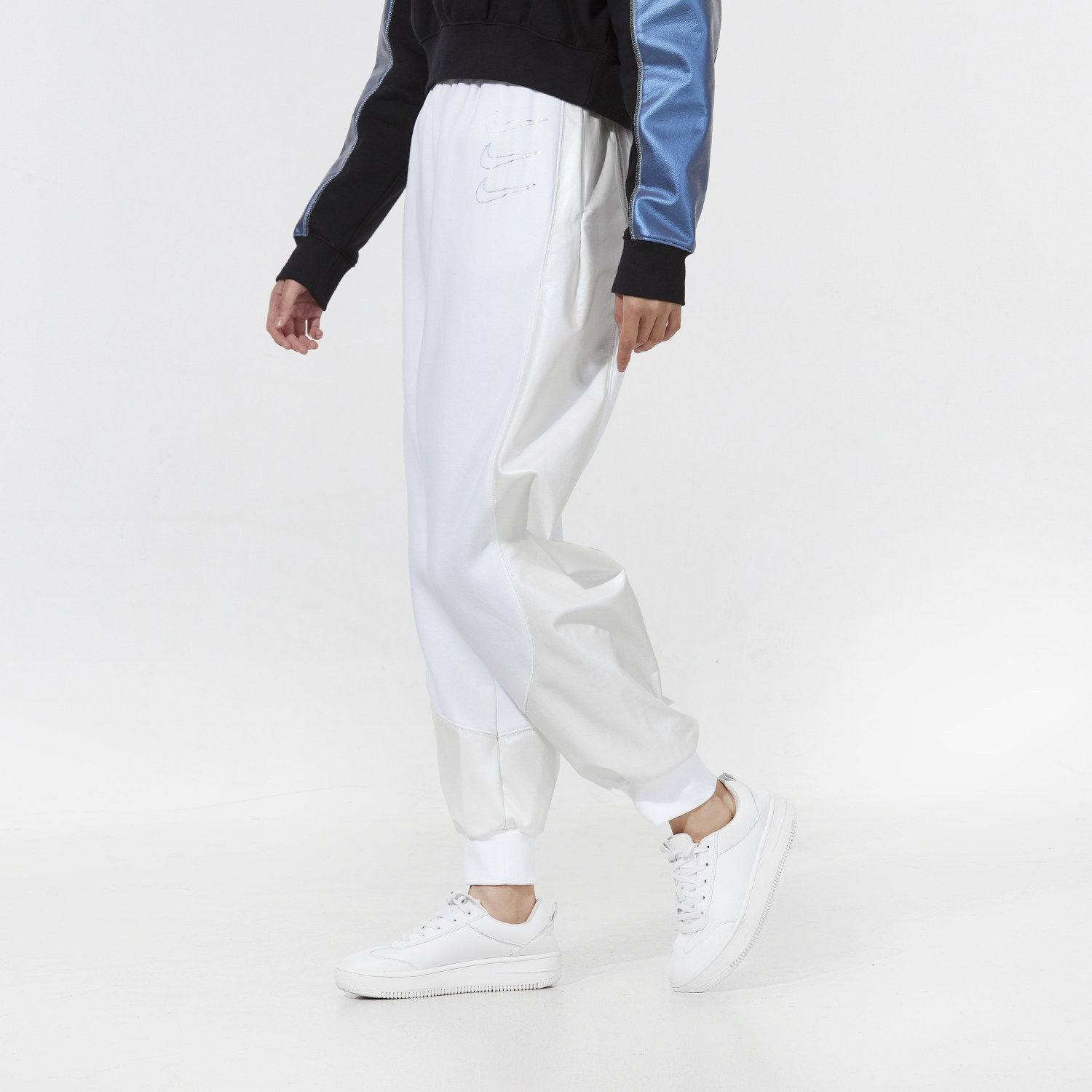 nike耐克白色运动裤女裤春季防风三勾收口休闲裤女子长裤小脚裤女