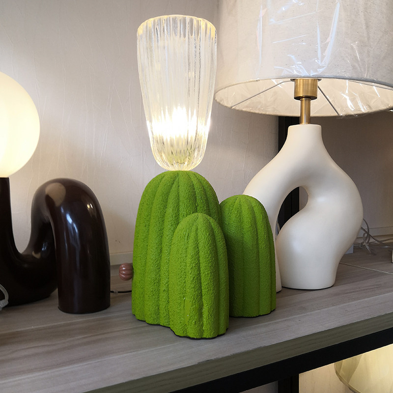 台灯卧室北欧风格床头头灯创意个性装饰灯植物电视装饰台灯