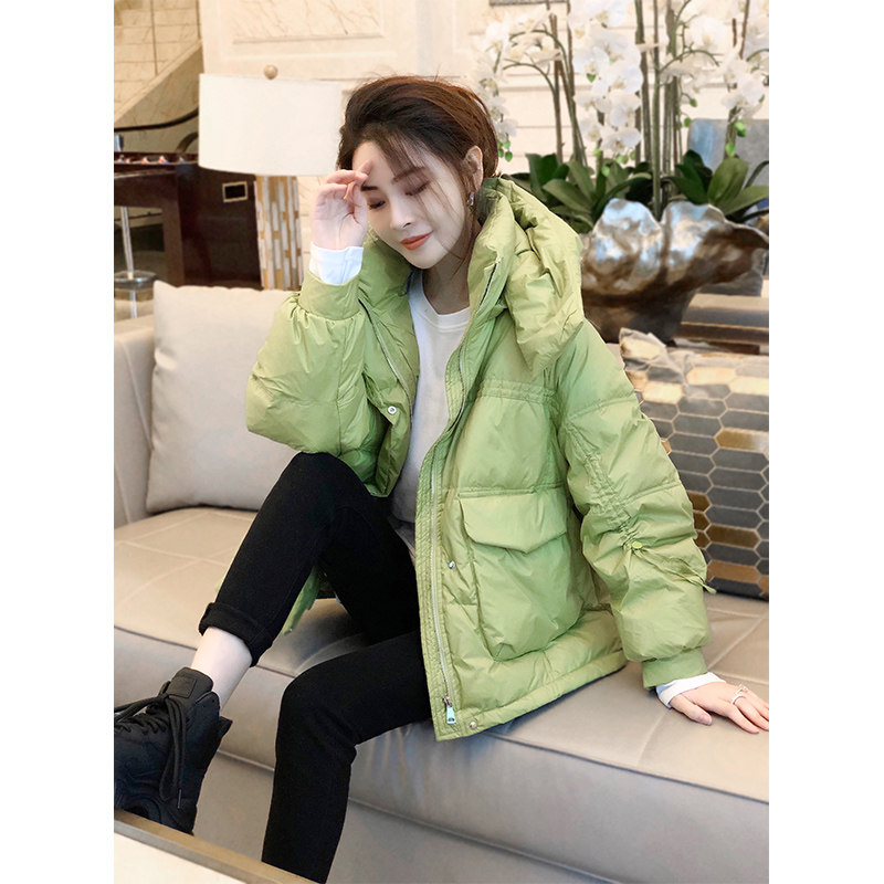绿色羽绒服短款