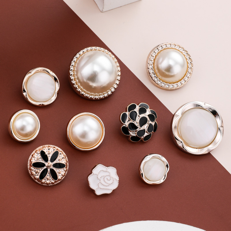 珍珠纽扣小香风