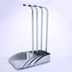 厂家直供加厚铁簸箕室外手工白色铁皮畚斗镀锌铁畚箕户外垃圾铲