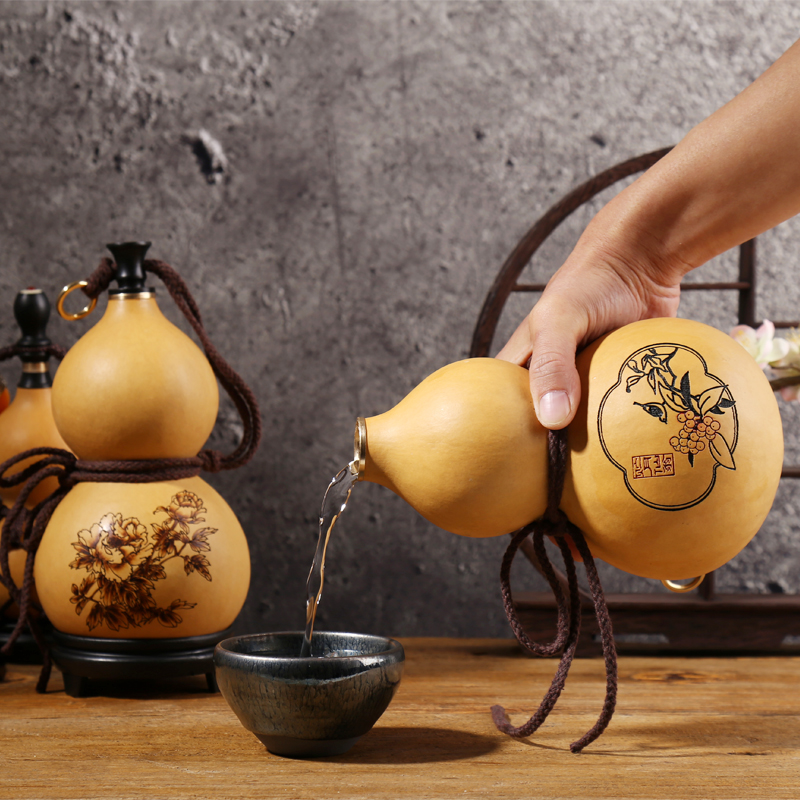 中国天然酒葫芦装酒随身挂水壶开口摆件手工雕刻件济公款蜂蜡防渗