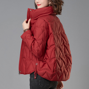 轻薄羽绒服女2024年冬季新款宽松短款妈妈白鸭绒立领保暖红色外套