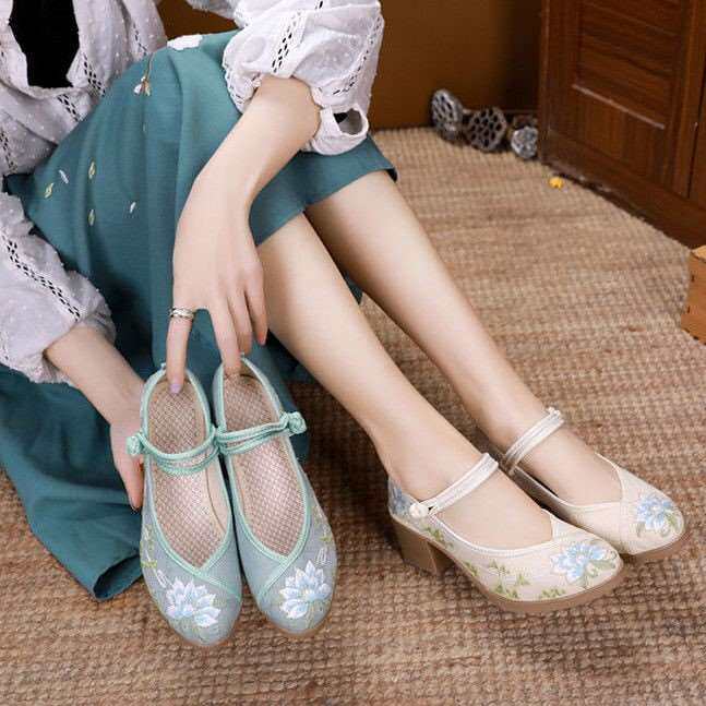 民国风女鞋配旗袍的单鞋子女复古中国风老北京绣花布鞋粗高跟茶艺