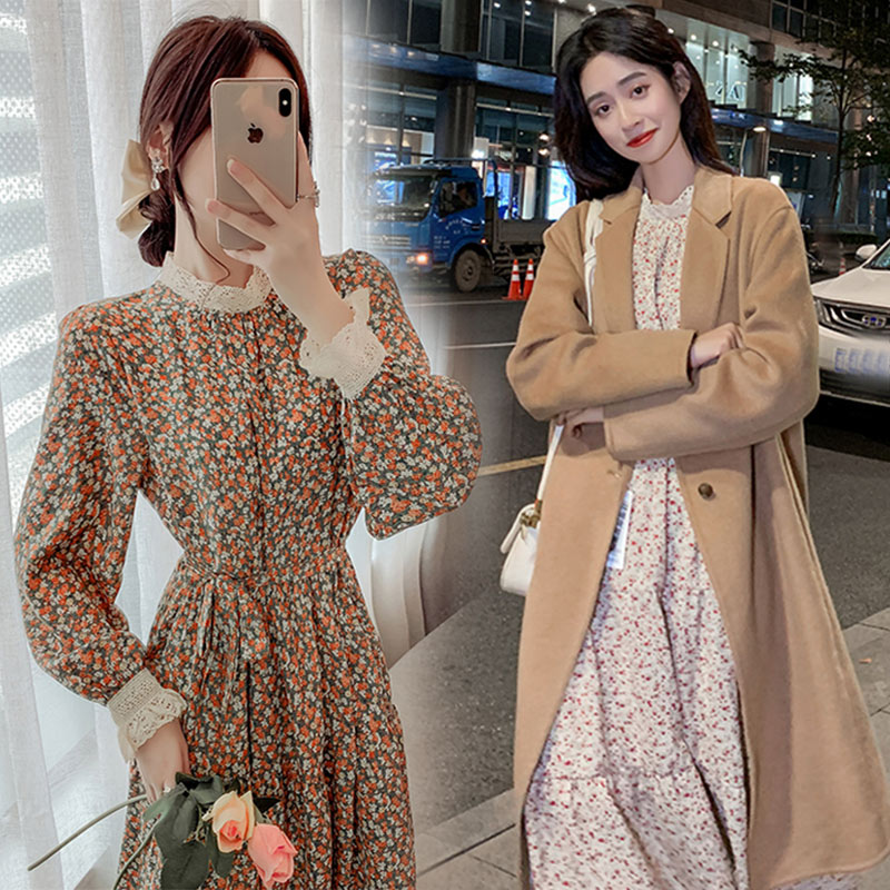 配大衣碎花裙女风衣内搭打底裙长袖连衣裙春秋新款气质法式长裙子