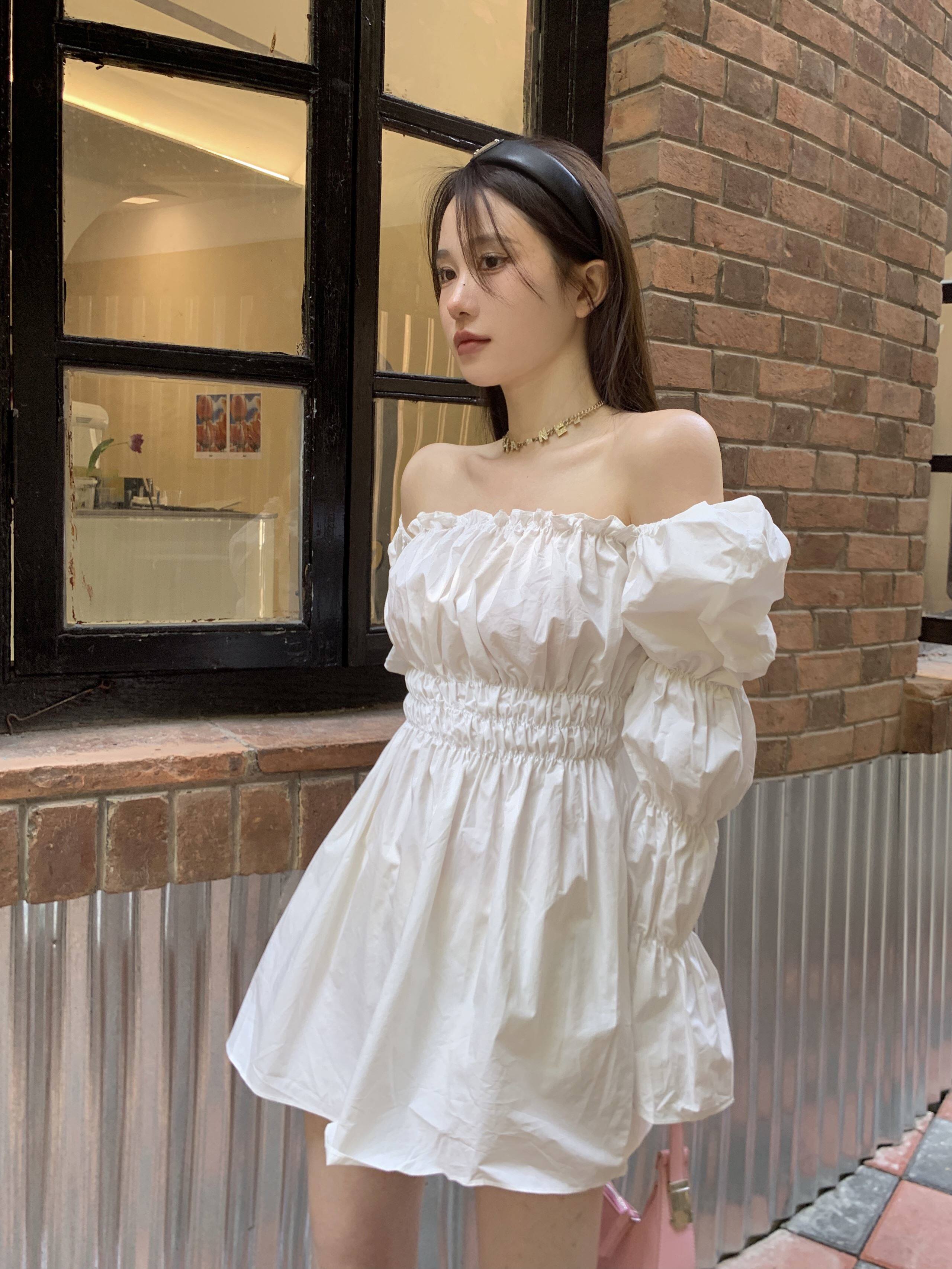 一字肩衬衫连衣裙女法式白色气质泡泡袖裙子夏季修身显瘦a字短裙