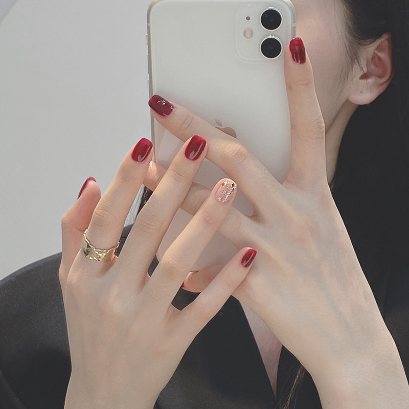 甲油胶2021年新款秋冬流行新年冰透车厘子酒红色指甲油胶光疗美甲
