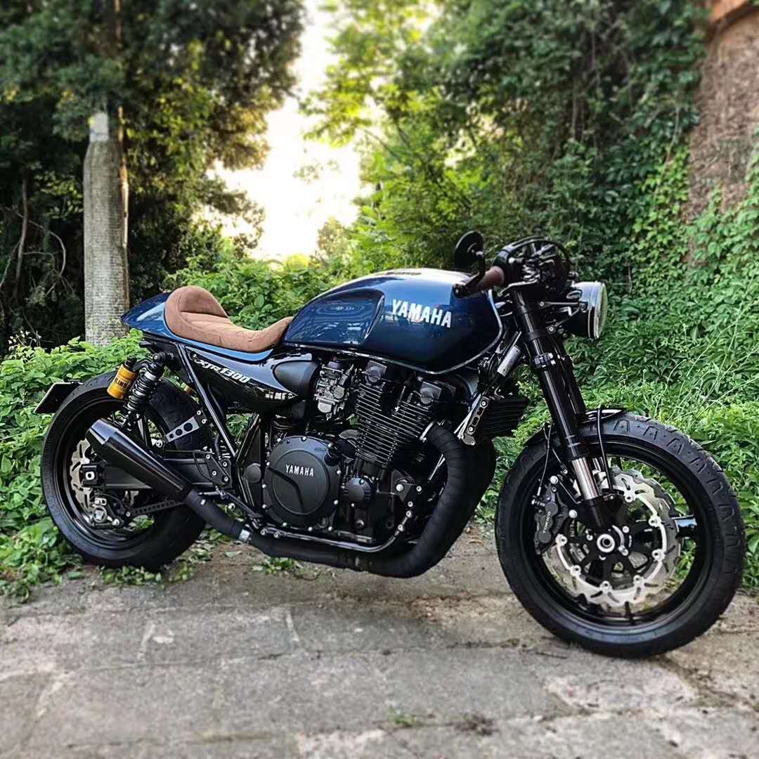 进口雅马哈xjr改装复古咖啡街车cb400拿铁小黄蜂250cc重机摩托车