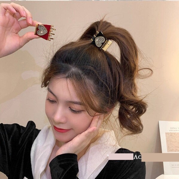 爱心高马尾抓夹发夹高级感优雅气质固定神器鲨鱼夹2021年新款