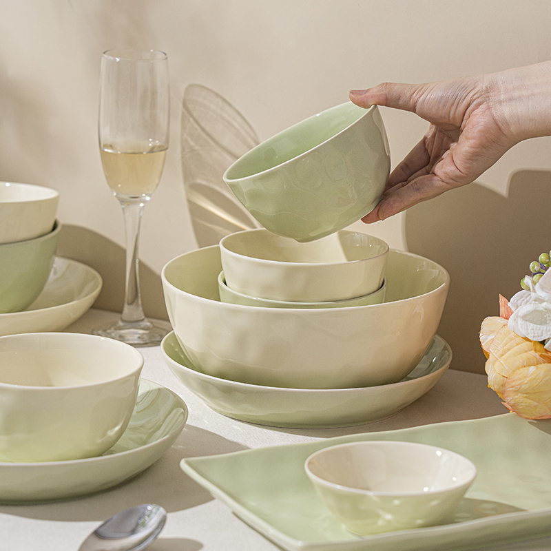 奶油风陶瓷碗家用餐具2024新款吃饭碗面碗汤碗釉下彩乔迁碗碟套装