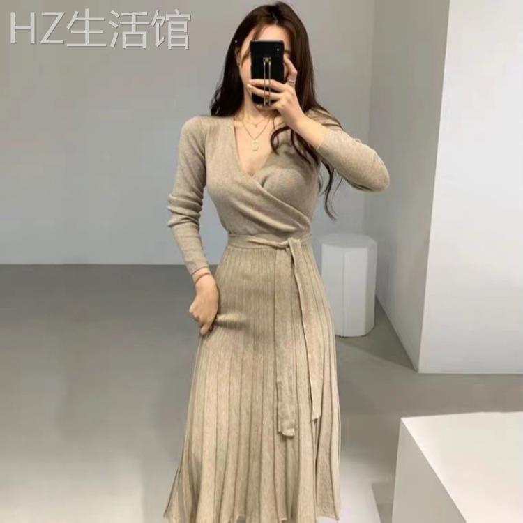 HZ中高端服装法式小众V领小心机高腰气质连衣裙女早秋新款百褶中